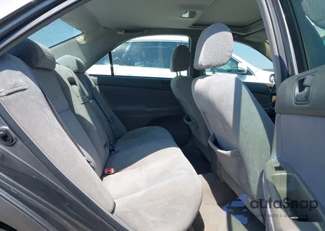 2004 Toyota Camry Le z USA, uszkodzony, nr VIN 4T1BE32K34U854498